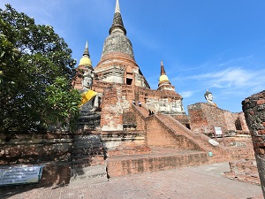 アユタヤ王朝の初代王によって建立された「ワット・ヤイチャイモンコン」